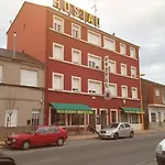 Monteclaro 招待所 3*